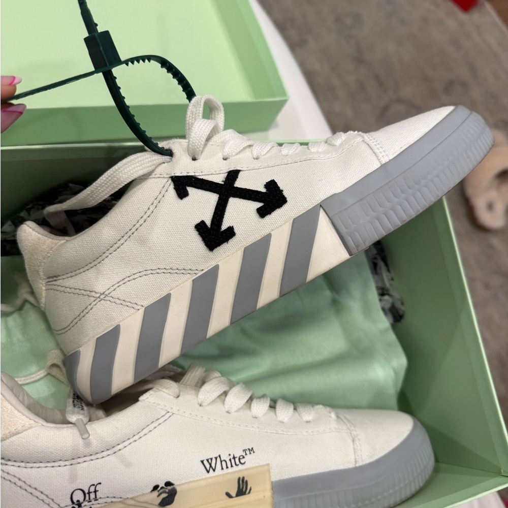 Off-White Cream and Gray Arrow Sneakers